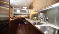 Yacht RAVEN -  Galley